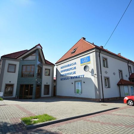 Hotel Awis Kutno Kültér fotó
