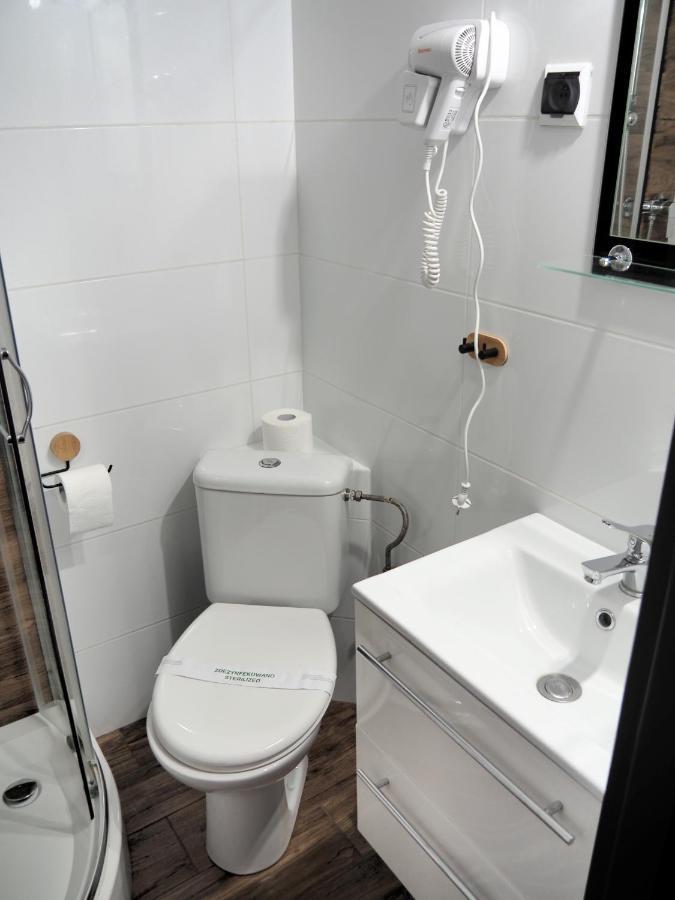 Hotel Awis Kutno Kültér fotó