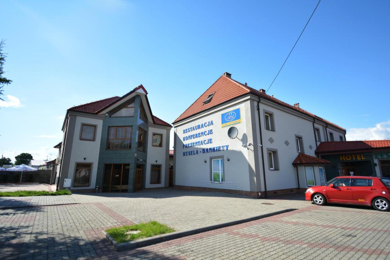 Hotel Awis Kutno Kültér fotó