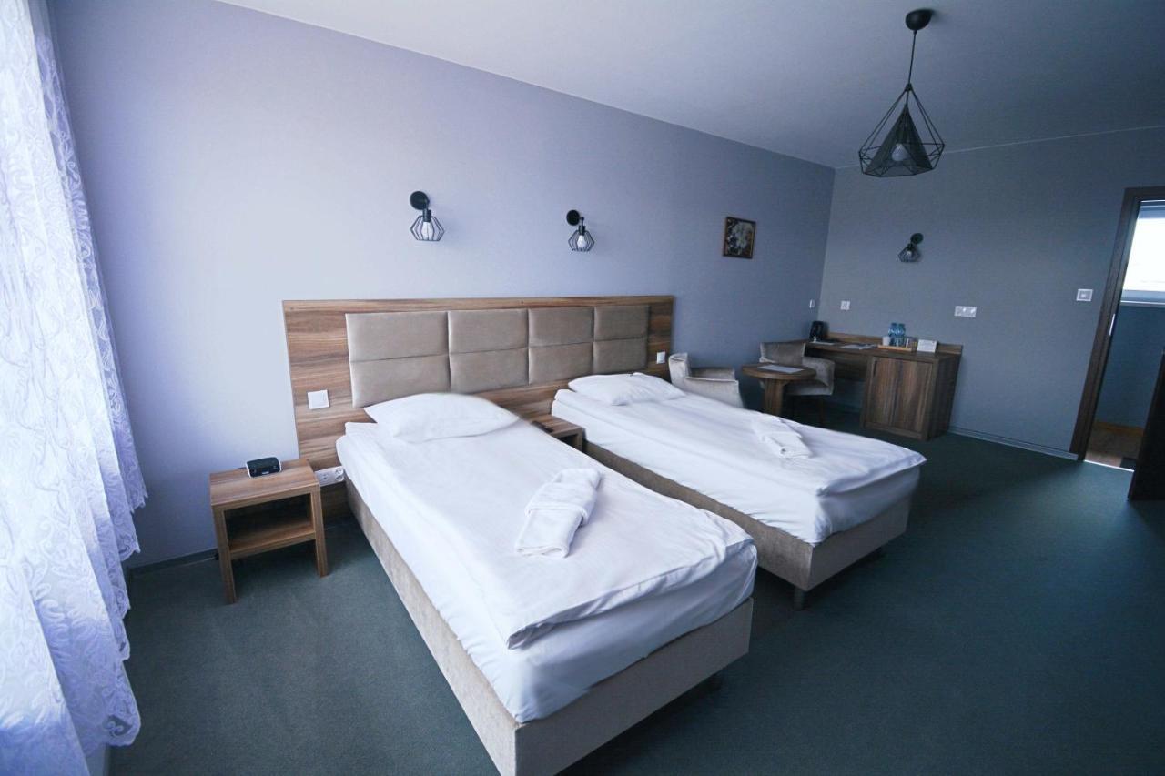 Hotel Awis Kutno Kültér fotó