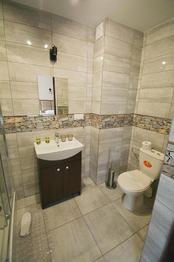 Hotel Awis Kutno Kültér fotó